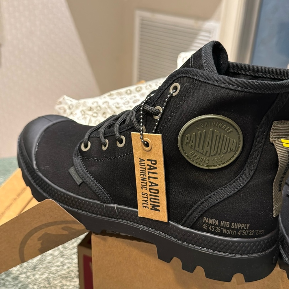 Palladium Authentic Style Pampa Hi Htg Supply Style 77356-001-M Men 7.5 Women 9 - Picture 3 of 11